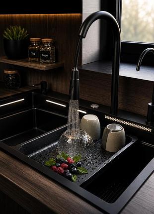 Кухонная мойка 75×45 см из нержавеющей стали черная с водопадом, выдвижным смесителем и аксессуарами