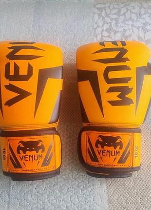 Боксерскі перчатки venum 10 oz