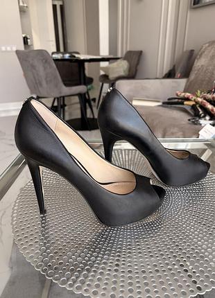 Туфлі guess, оригінал, р. 39 (устілка 25,5 см)