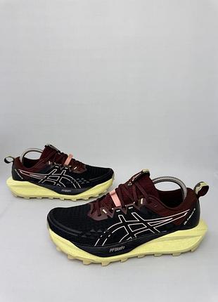 Жіночі кросівки asics
