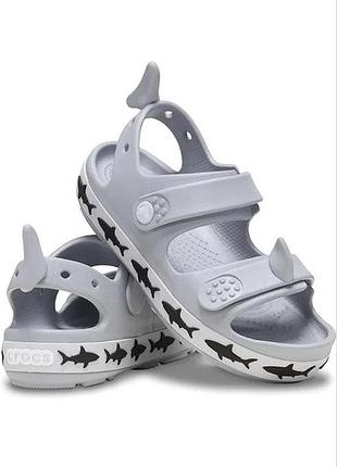 Оригінальні босоніжки сандаліі crocs акула