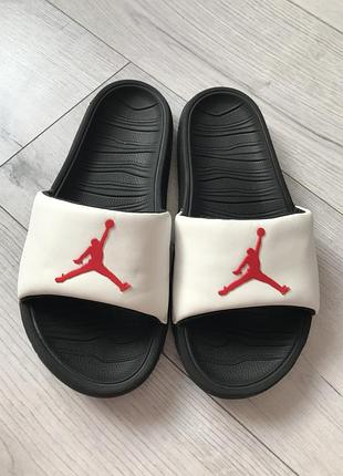 Шльопанці jordan
