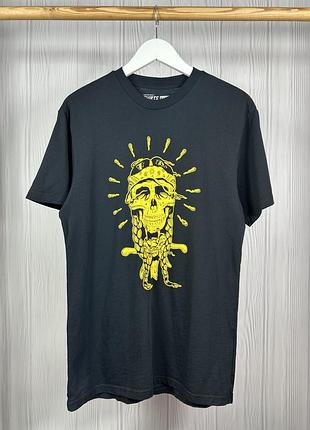 Vans big logo skull оригінальна футболка з красивим дизайном в ідеальному стані розмір м