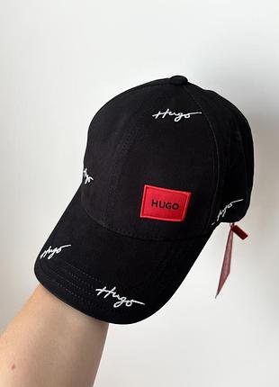 Кепка унисекс hugo boss черная с вышивкой регулируемая один размер
