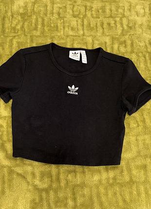 Топ від adidas