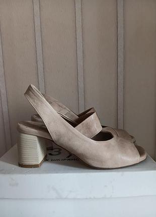 Босоножки италия кожа 38-39