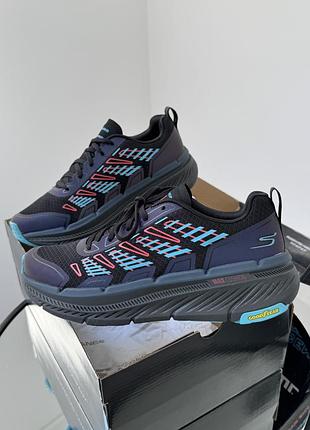 Шикарні стильні кросівки skechers max cushioning x superhumans