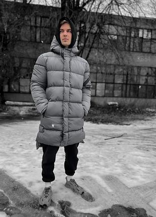 Чоловічий довгий теплий сірий пуховик плащівка з капюшоном та подовженим задом m