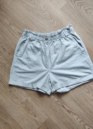 Короткі літні шорти в тонку вертикальну смужку від бренду papaya denim.