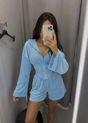 Жіночий блакитний спортивний костюм з шортами з велюру