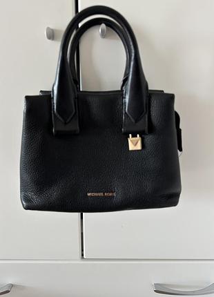 Красива шкіряна сумка michael kors