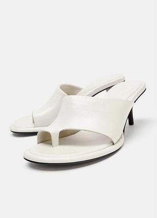 Шкіряні босоніжки на підборах limited edition zara
