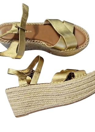 Kurt geiger золотые босоножки