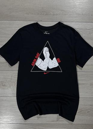 Новая черная спортивная футболка найк nike arm day tee, m, оригинал