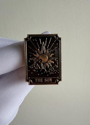 Пін значок металевий брошка  «карта таро сонце (the sun)»