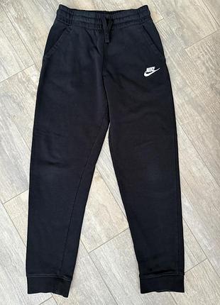 Спортивні штани nike 147-158 см
