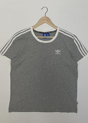 Adidas футболка жіноча бавовняна сірого кольору з трьома волосками, розмір uk/us 12