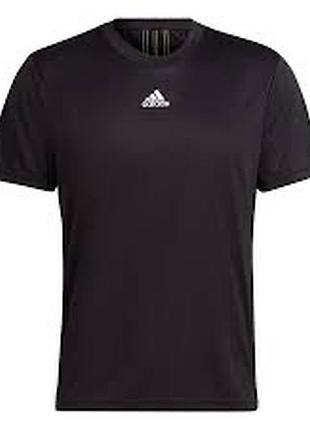 Чоловіча спортивна футболка adidas з перфорац