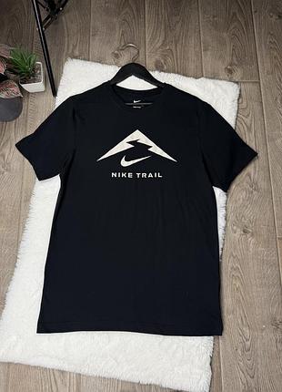 Футболка nike trail