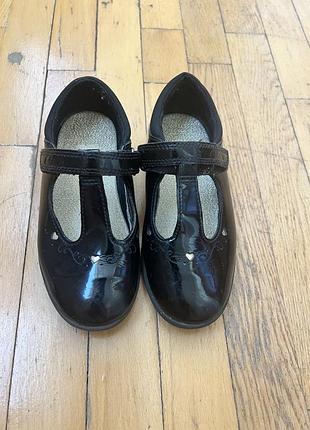Лакові туфлі clarks 2