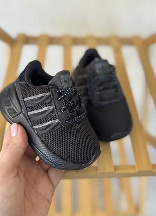 Кросівки adidas 19 розмір