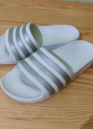 Шлепанцы adidas 34р.стелька 22 см.