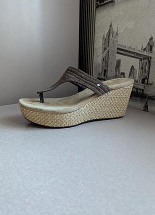 Босоніжки ugg zamora (наш 38,5) жіночі ориг. з натур. замші та шкіри на платформі такет.