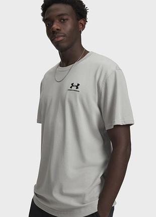 Under armour мужская серая футболка ua m logo emb heavyweight ss-gry