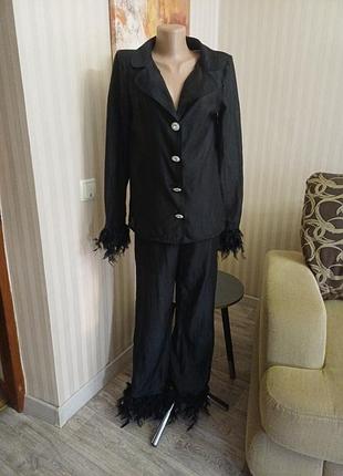Шовковий костюм французського бренду з пір'ям страуса, mocny, 95 % silk,розмір s/m