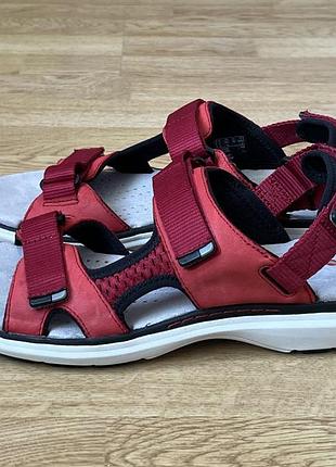 Шкіряні босоніжки clarks в ідеальному стані. 42 розмір.