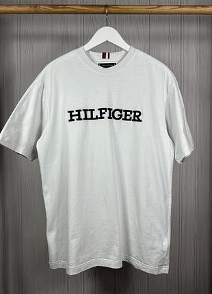 Tommy hilfiger білосніжна красива футболка оригінал розмір m-l