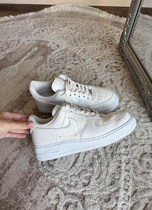 Продам nike air force 1 ’07 next nature  оригінал. колір молочний (cream). у дуже гарному стані ( одягала два рази )  розмір: 39 (eu) ціна: 3800грн
