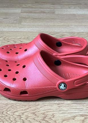 Кроксы crocs в отличном состоянии. указан размер m5/w7. идут на 37.