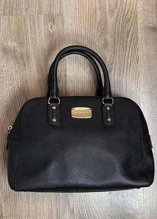 Класична чорна сумка michael kors зі шкіри саф'яно