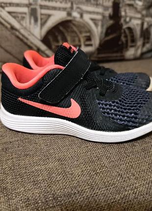 Дитячі кросівки nike revolution 4