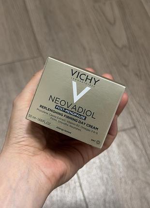 Денний крем vichy neovadiol post-menopause для шкіри обличчя після менопаузи.