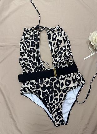 Суцільний купальник