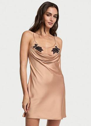Пеньюар с красивой грудью victoria's secret