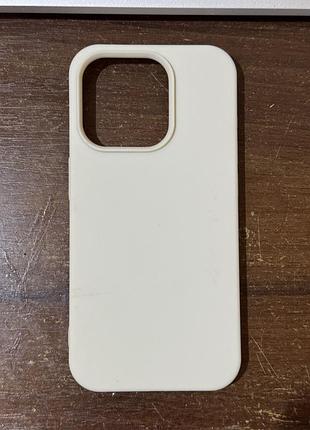 Білий чохол на iphone 15 pro