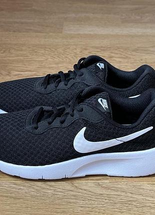 Нові кросівки nike оригінал. 35 розмір.