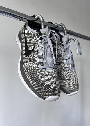 Кросівки у розмірі eur 38.5, устілка 24.5 см nike flyknit one+ racer tarp green/black-sail-wolf grey