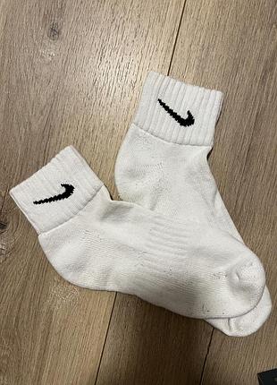 Оригінальні білі шкарпетки nike