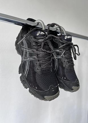 Трейлові бігові кросівки на мембрані у розмірі eur 38, устілка 24 см, asics gel-trail lahar 3 gtx gore-tex t1g6n