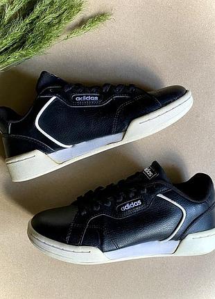 Кросівки жіночі adidas 36,5 розмір устілка 22,5 см чорні шкіряні повсякденні