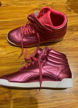 Новые кроссовки reebok fitness metallic pink high top