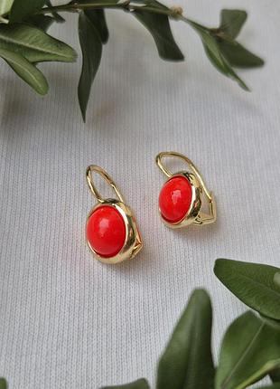 Серьги с ярким красным кабошоном под коралл, французская застежка
