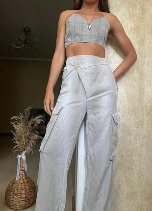 Серые брюки карго с накладными карманами из лиоцелла от zara