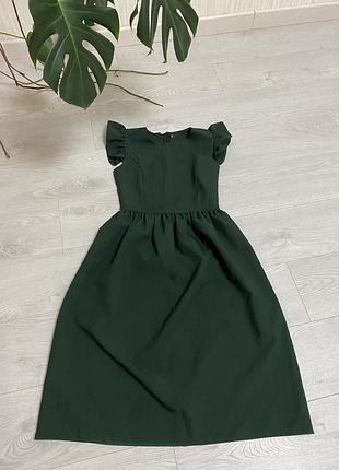 Темно-зелена, смарагдова сукня міді