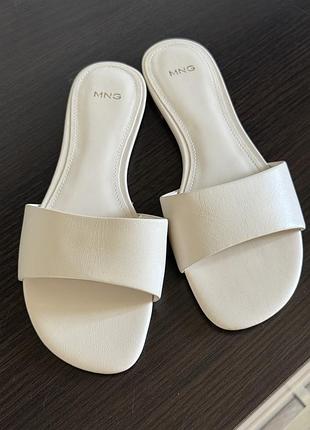 Шльопанці , босоніжки mango 36