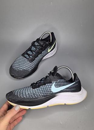 Кросівки nike air zoom pegasus 37 у кольорі black glacier ice з блакитним логотипом